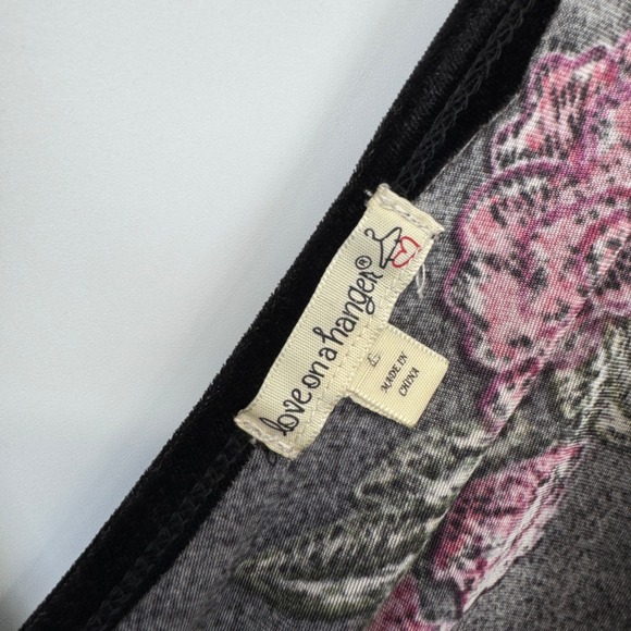 Love on a Hanger Jumpsuit Womens Large Black Floral Velvet Pockets - Picture 8 of 16